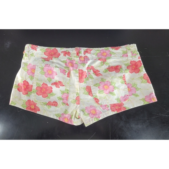 Hollister Floral Betty Shorts - Picture 4 of 7